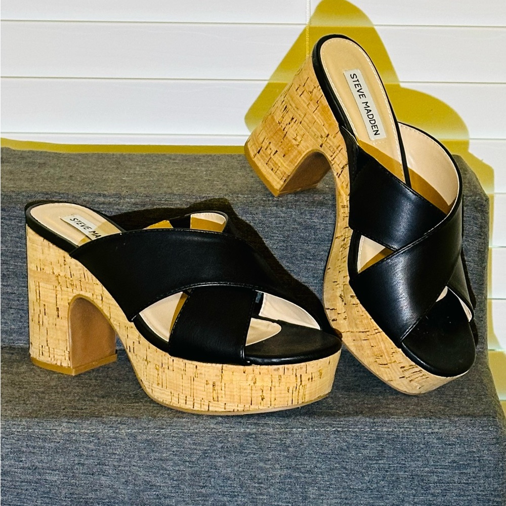 Women’s size 8 Steve Madden Black Platform Wedges